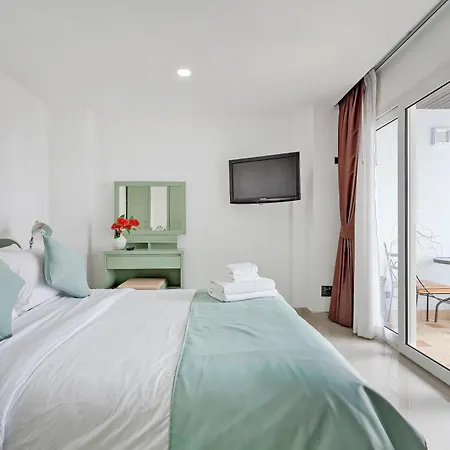 Grosvenor House - On The Phra Tamnak Hill Apartment Pattaya Exterior photo