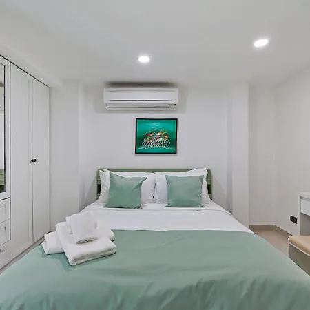 Grosvenor House - On The Phra Tamnak Hill Apartment Pattaya Exterior photo