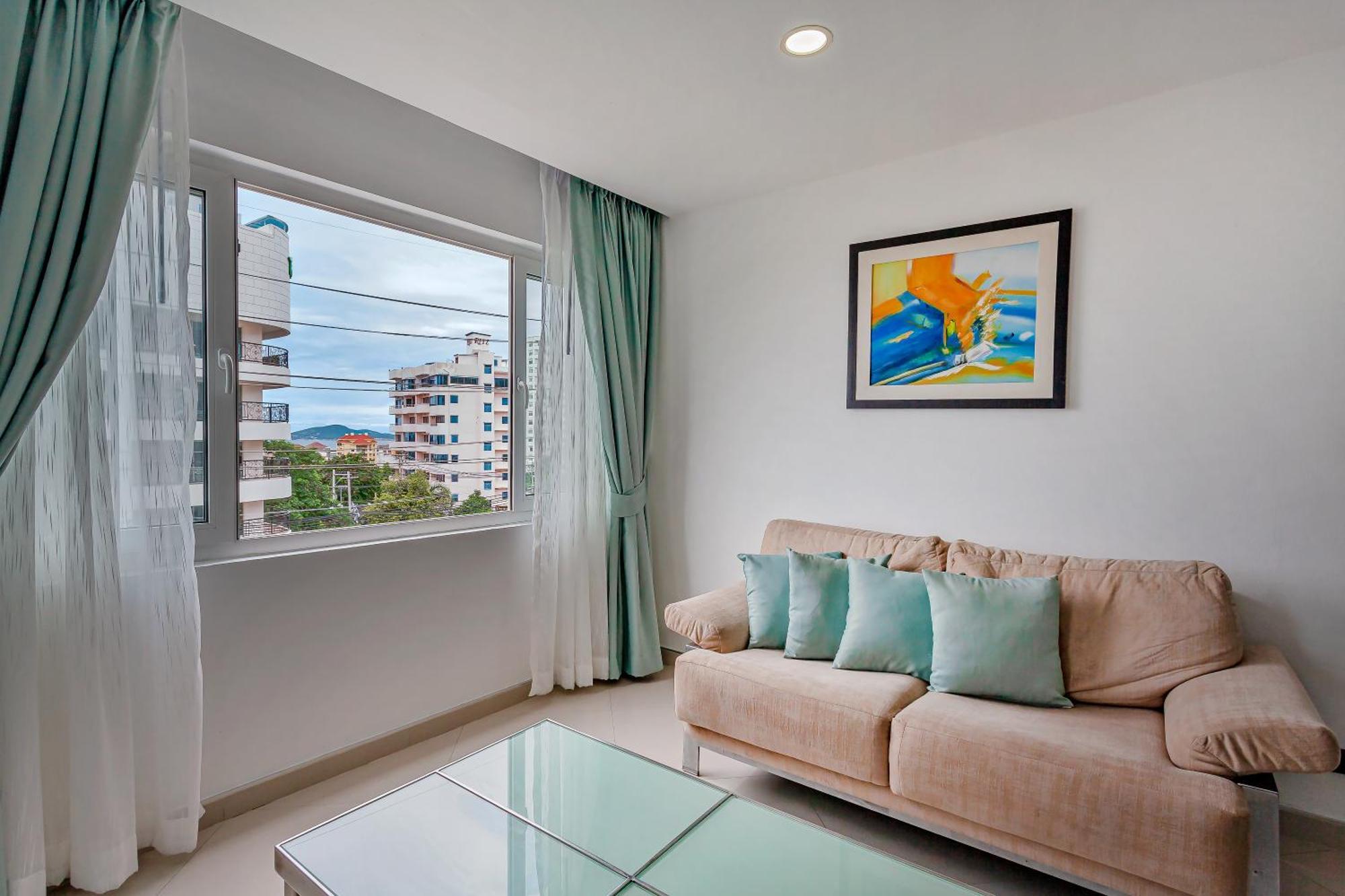 Apartment Grosvenor House - On The Phra Tamnak Hill *