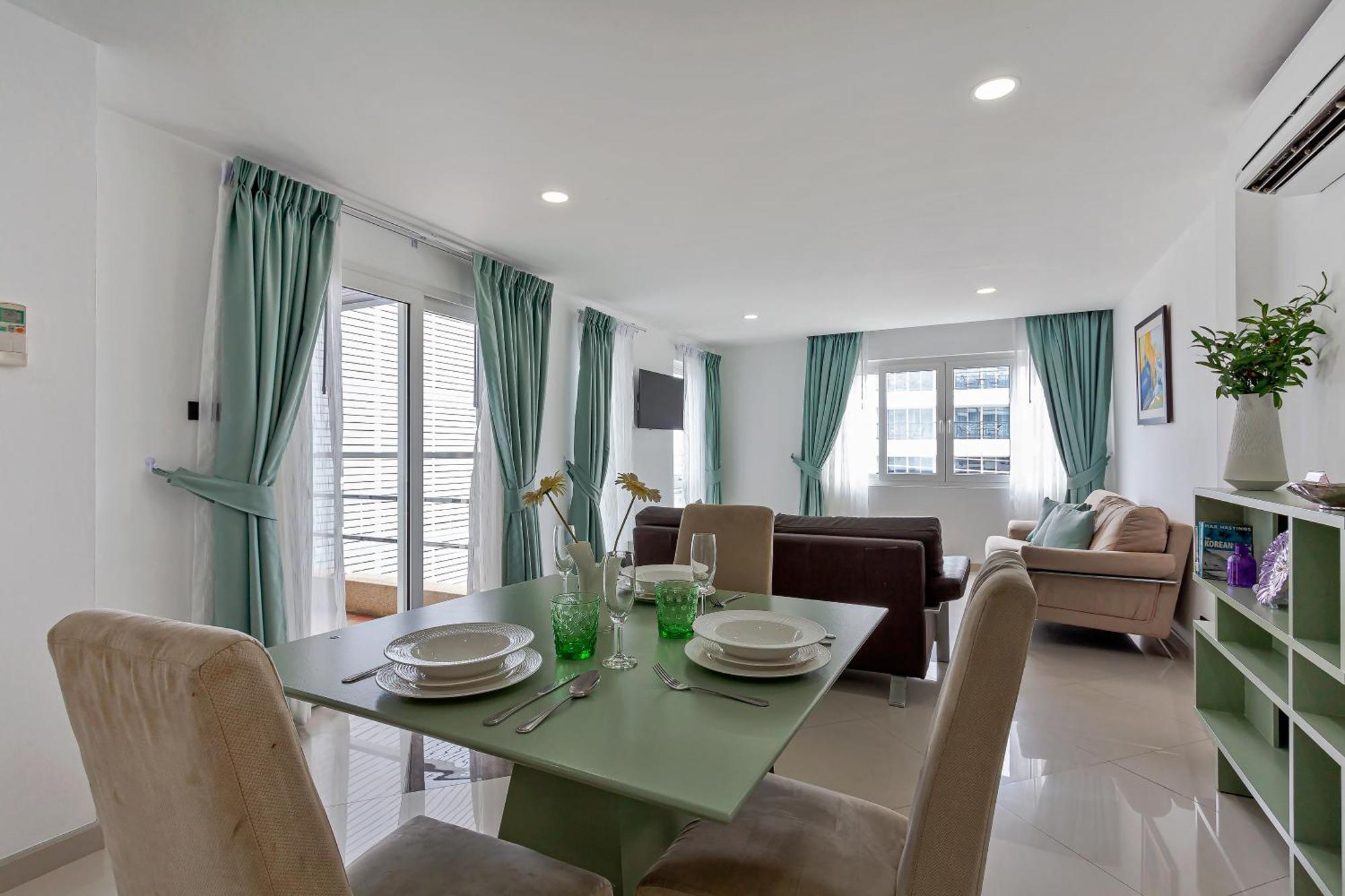 Grosvenor House - On The Phra Tamnak Hill Pattaya
