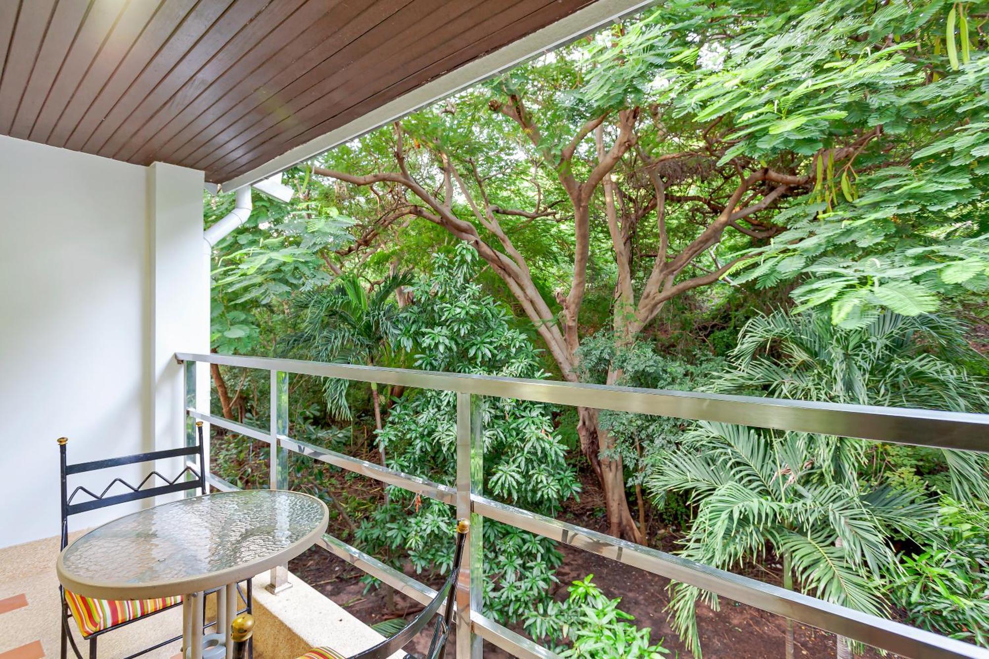 Grosvenor House - On The Phra Tamnak Hill Apartment Pattaya