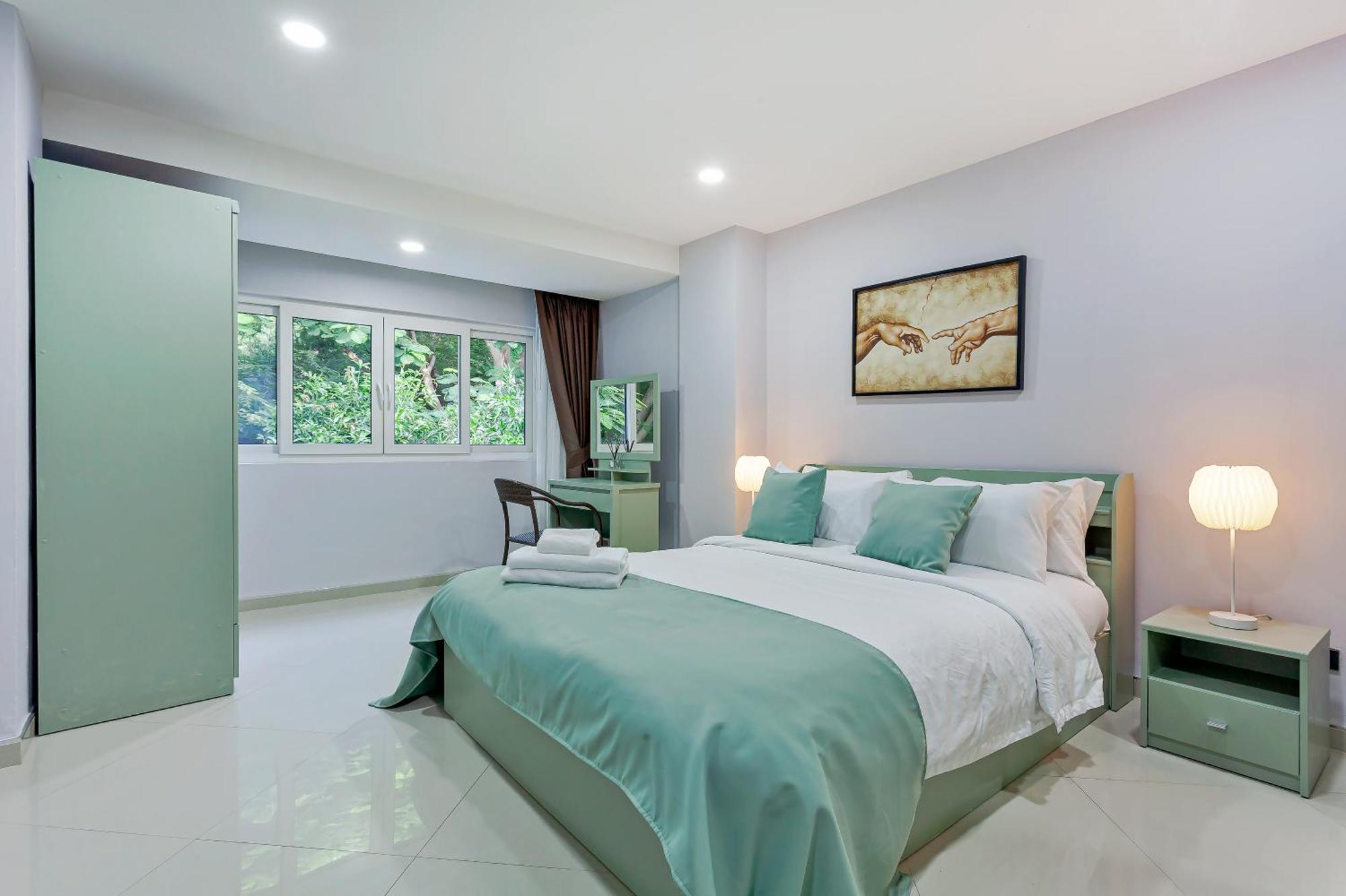 Grosvenor House - On The Phra Tamnak Hill *