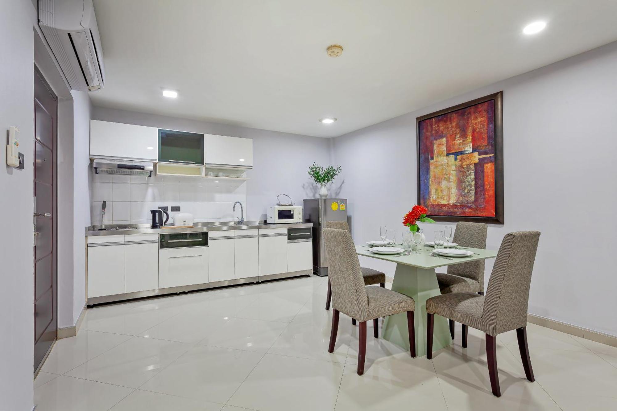 Grosvenor House - On The Phra Tamnak Hill Pattaya