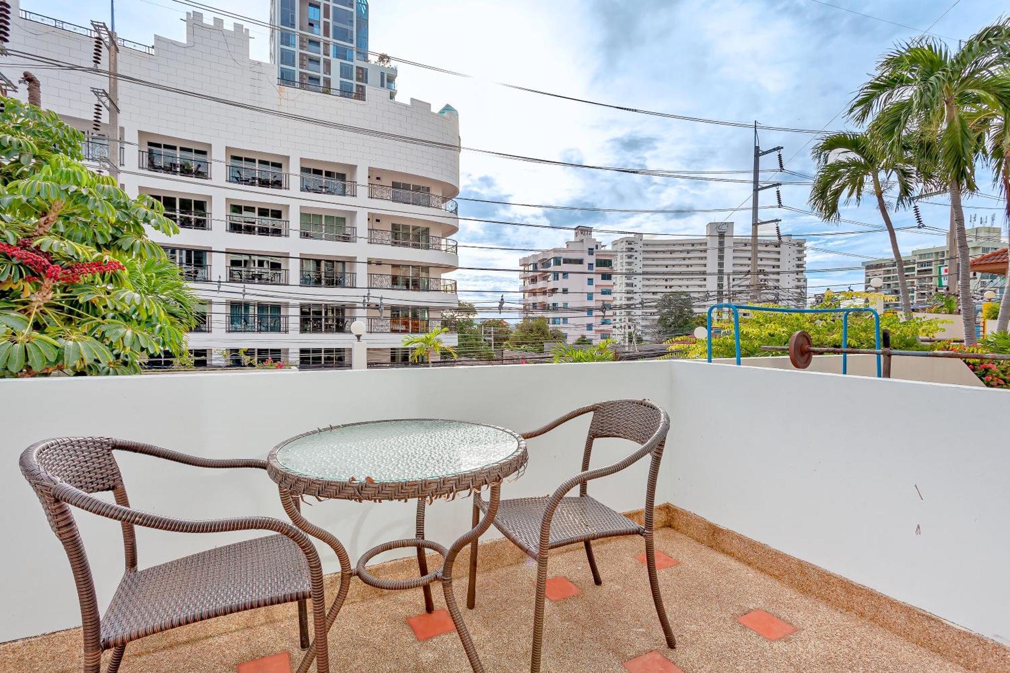 Apartment Grosvenor House - On The Phra Tamnak Hill *