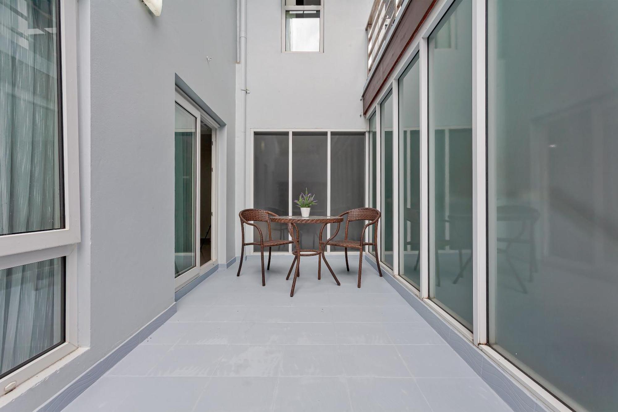 Apartment Grosvenor House - On The Phra Tamnak Hill *